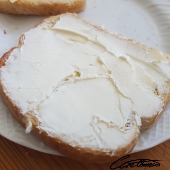 Image of Cream Cheese (Low Fat) that contains starch