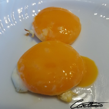 Image of Cooked Egg Yolk (Made Without Fat) that contains alpha-carotene