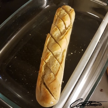 Image of Garlic Bread (Made From Frozen) that contains folate, food