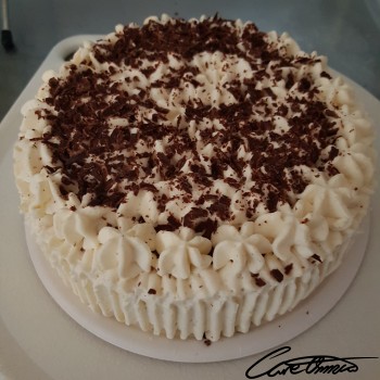 Image of German Chocolate Cake Or Cupcake (With Icing Or Filling) that contains phylloquinone