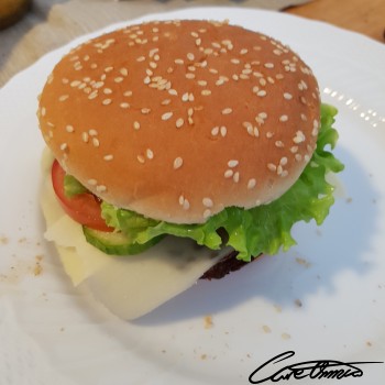 Image of Hamburger (With Mayonnaise Or Salad Dressing & Tomatoes, 2-1/2 Oz Meat, On Bun)