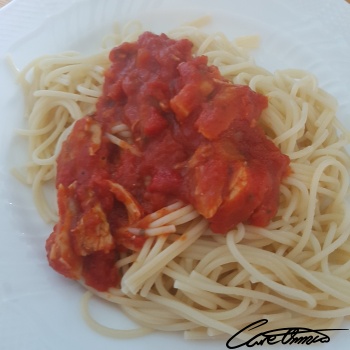 Image of Spaghetti (With Tomato Sauce & Poultry)