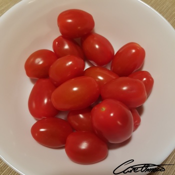 Image of Raw Grape Tomatoes that contain free choline