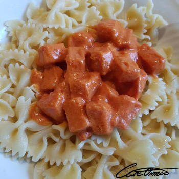 Image of Pasta With Sliced Franks In Tomato Sauce (Canned Entree)