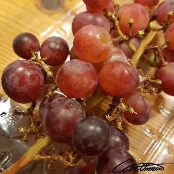 Image of Raw Grapes (Red Or Green, European Type, Such As Thompson Seedless)