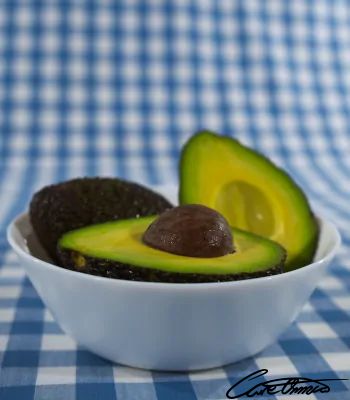Care Omnia Avocado cut in half