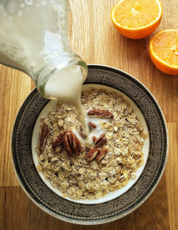 Care Omnia Bowl of Oats and Milk