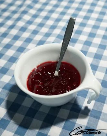 Care Omnia bowl with raw-stirred lingonberry jam